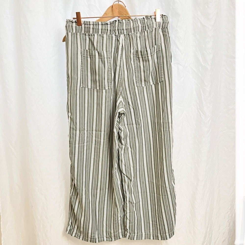 LOFT | MEDIUM EMORY WIDE LEG DRAWSTRING PANTS IN GREEN STRIPE - Picture 2 of 7
